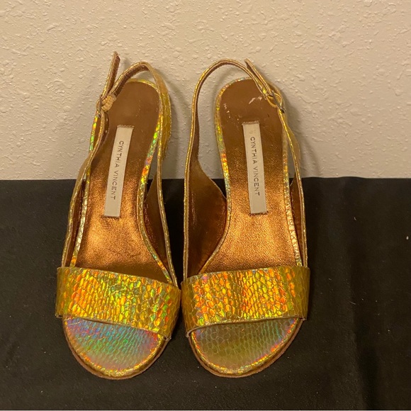 Cynthia Vincent gold snakeskin slingback heels size 6 - Picture 1 of 6